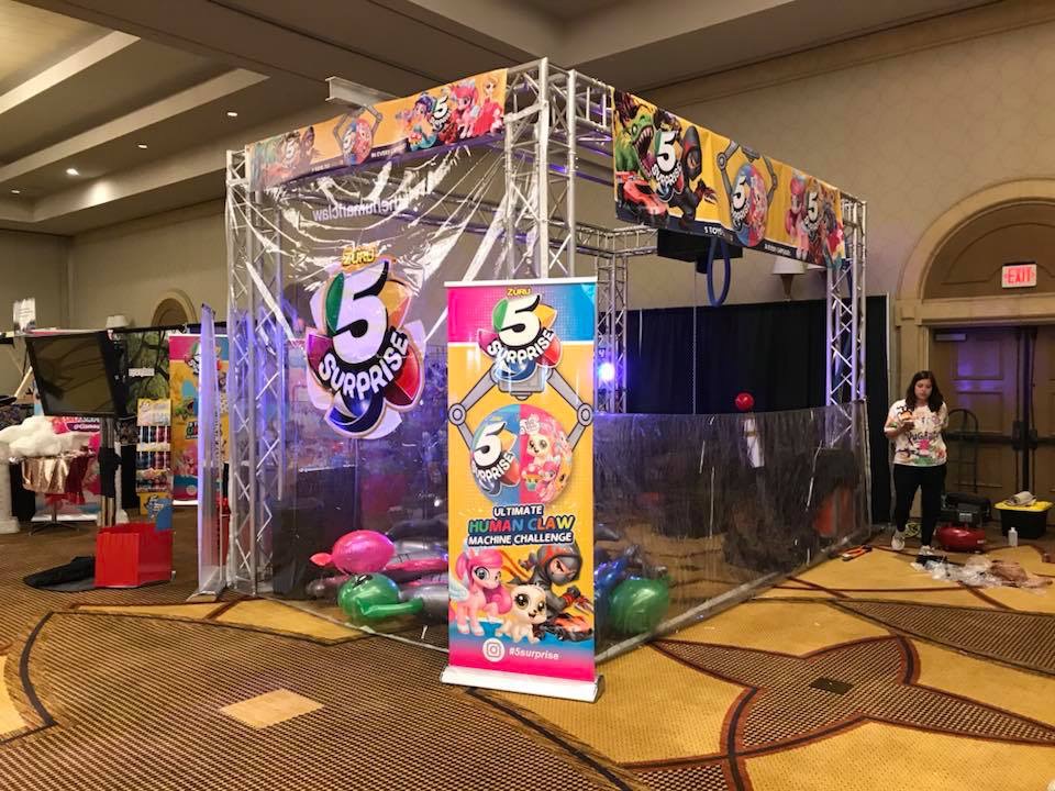 Giant Human Claw Machine Ae Es Amusement Event Event Services Live And Virtual